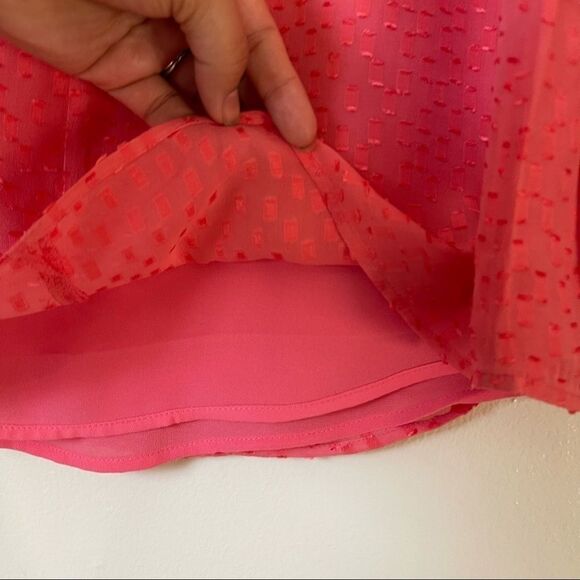 J. Crew Pink Clip Dot Silk textured blouse top Size 8 preowned - Picture 4 of 8